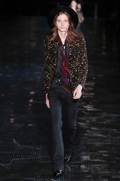 Look 9